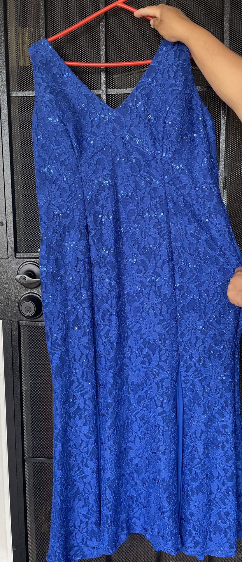 blue dress