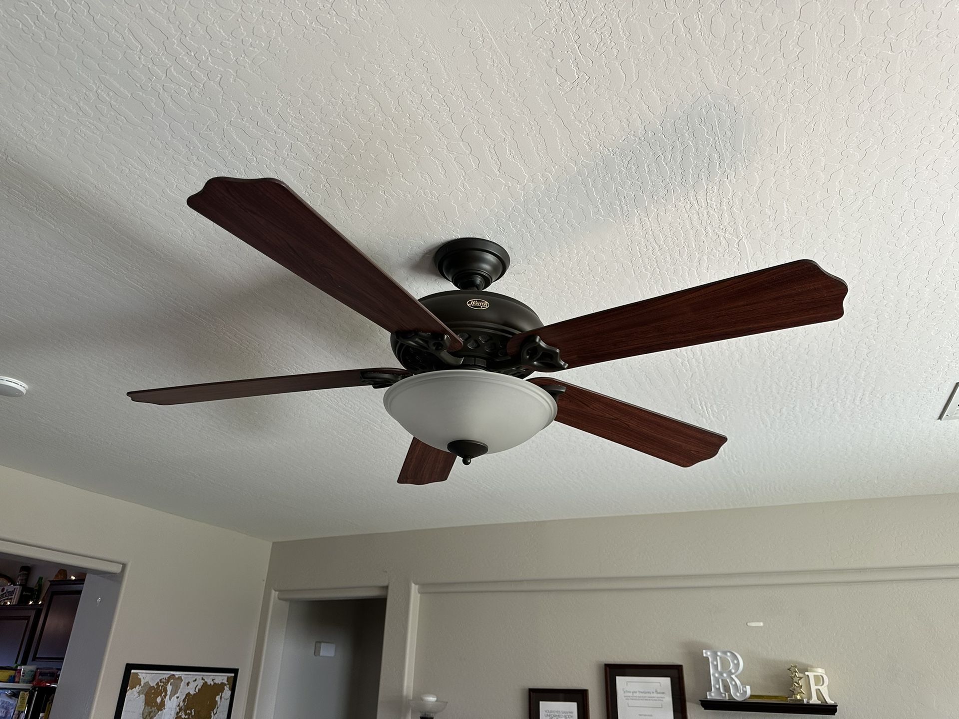 HUNTER 23682 60" Grand Lodge Ceiling Fan New Bronze W/ Light & 5 Rev Dk Cherry/ Med Oak Blades