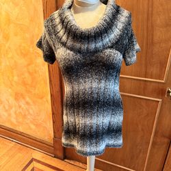 Fenn Wright Manson Ombre Gray Cowl Neck Short-Sleeve Sweater