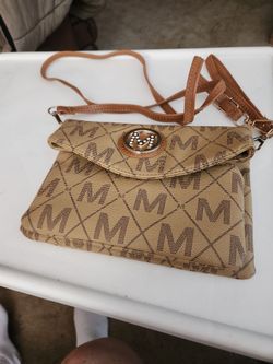 Gently Used Over the Shoulder or Clutch Purse Great Condition