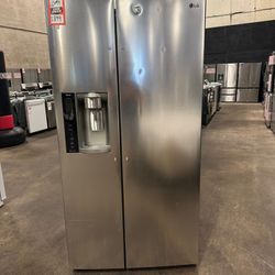 Side By Side LG Refrigerator Scratch & Dent. Delivery Available 