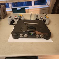 Nintendo 64 With Controllers 