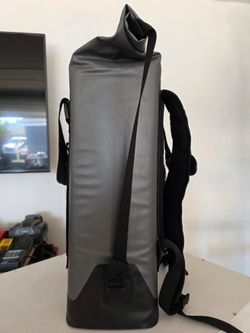 Igloo Cooler Waterproof Wade Welded Cooler Backpack 13qt
