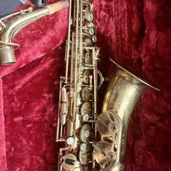 H-Couf A 3200 Alto Saxophone w/case
