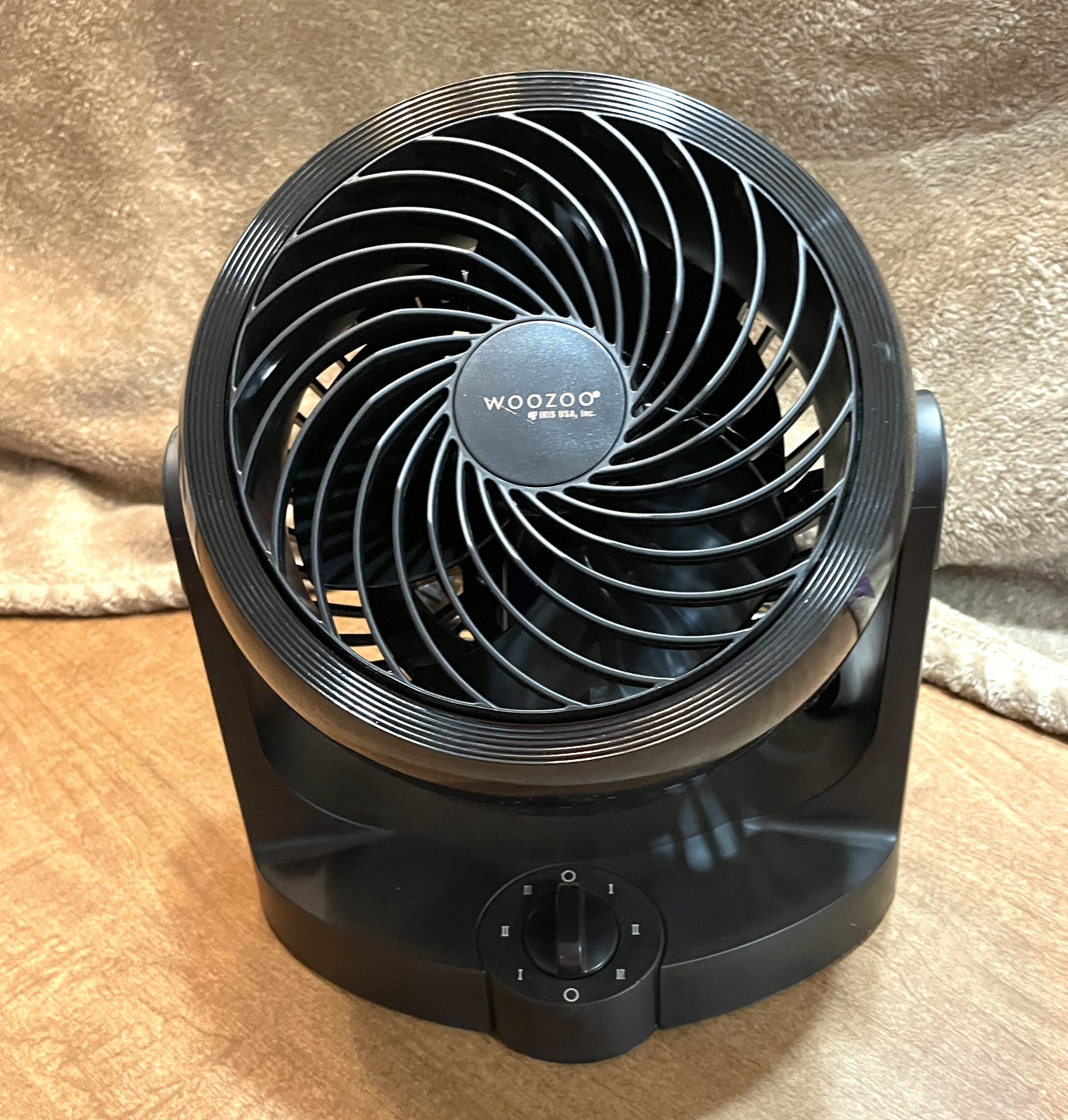 Oscillating Fan IRIS