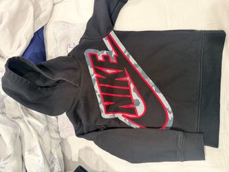 Sweater boy size 4