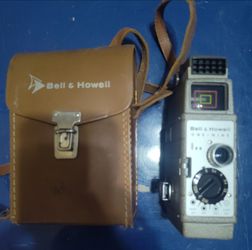 Vintage Bell & Howell "One Nine" 8 mm Movie Camera Video Film w/Leather Case, INCLUDES 4 Movie Films