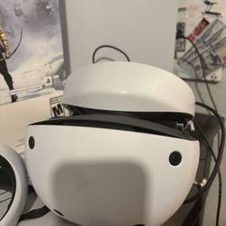 selling ps vr gen 2 price is negotiable comes with limited game set original box  and cables