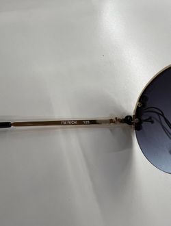 - Quay Australia I\'m Rich Womens Sunglasses One Size Gold ~ Smoke Blue Quay Australia | Accessories | Quay Australia Im Rich Womens  main image 4