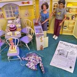 Barbie Happy Family And Kitchen