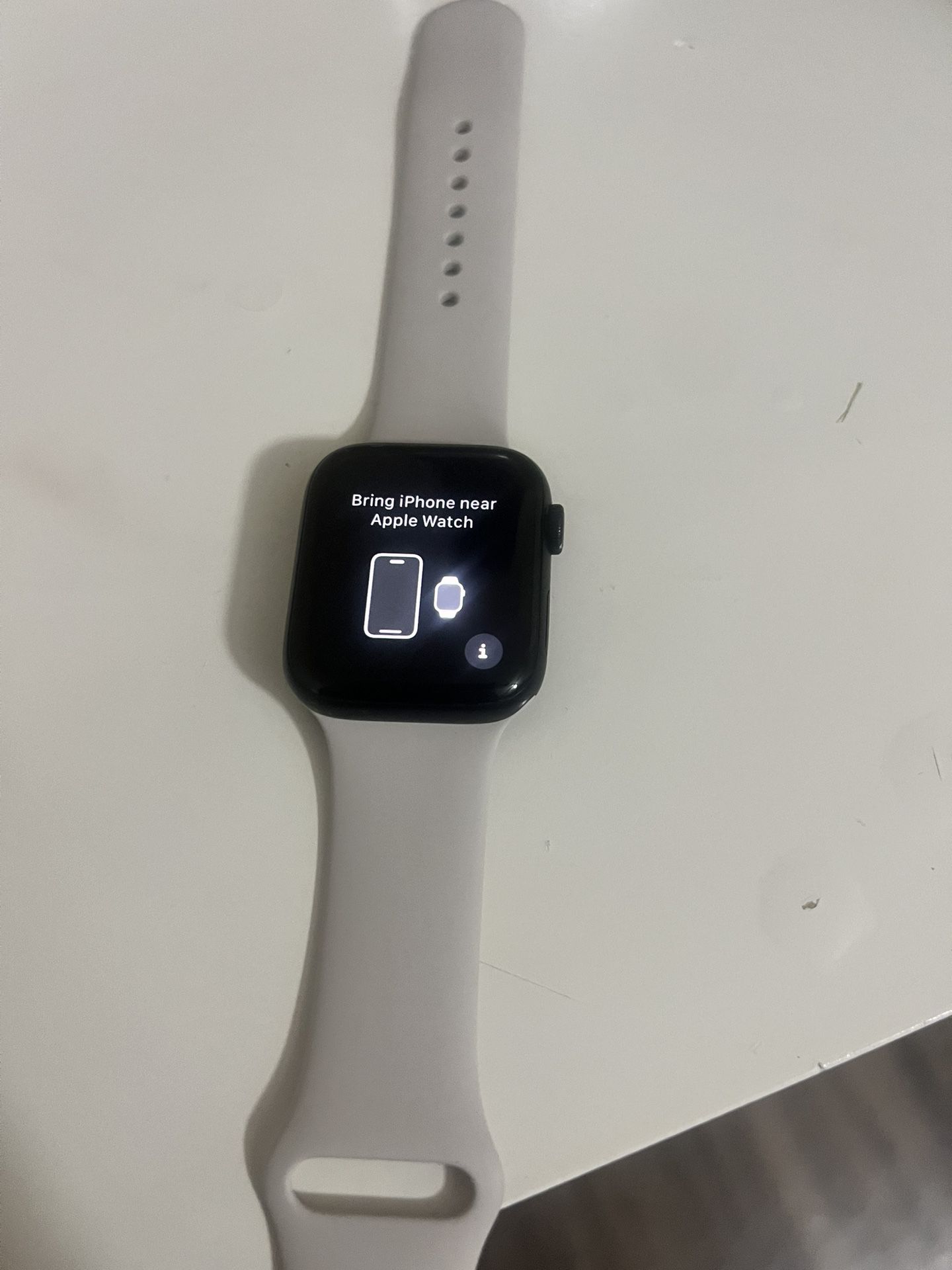 Apple Watch SE (2nd Gen) GPS + Cellular 44mm Midnight Aluminum Case with Midnight Sport Band