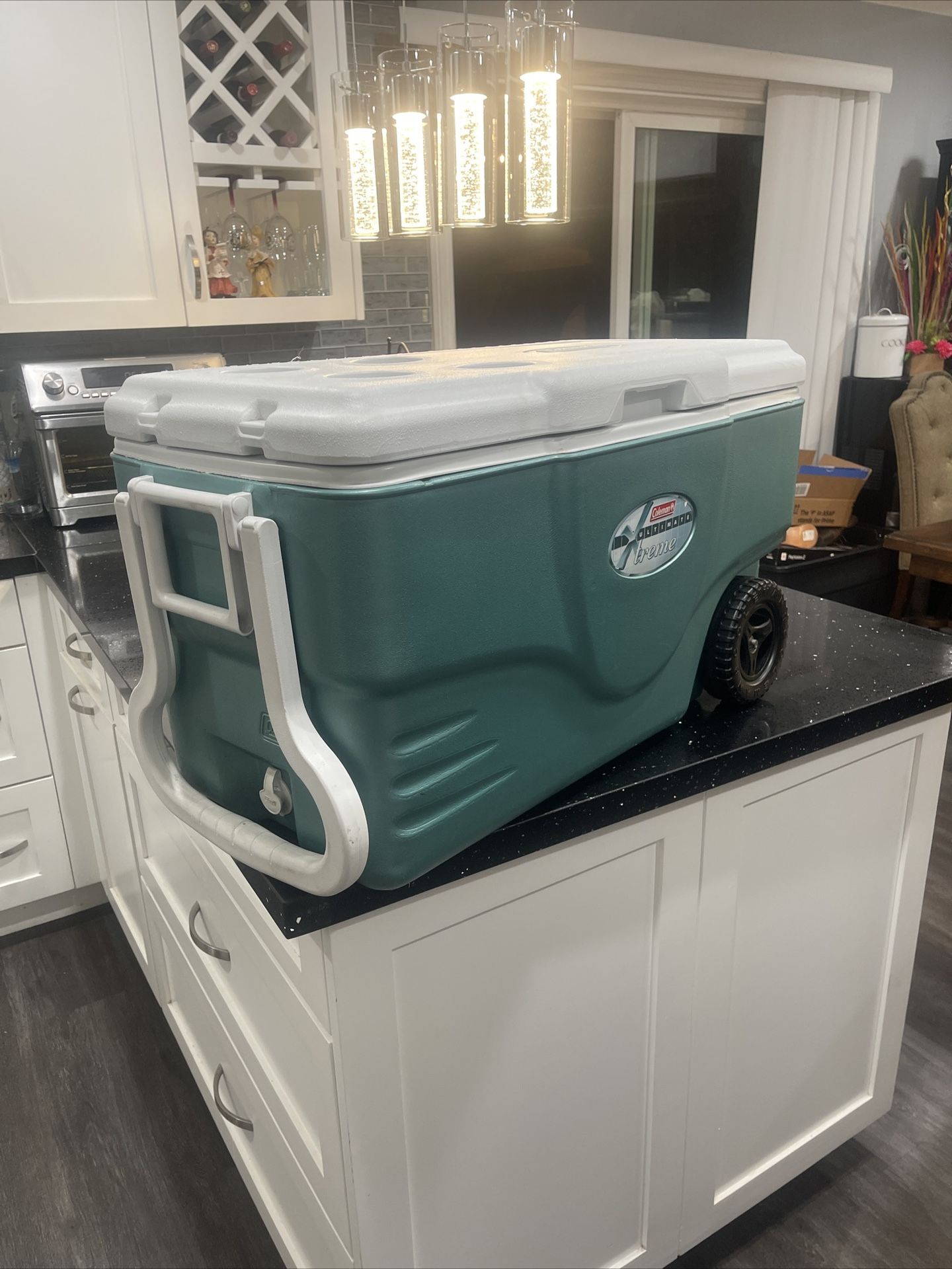 Coleman 50 Quart Ultimate Xtreme Wheeled Cooler