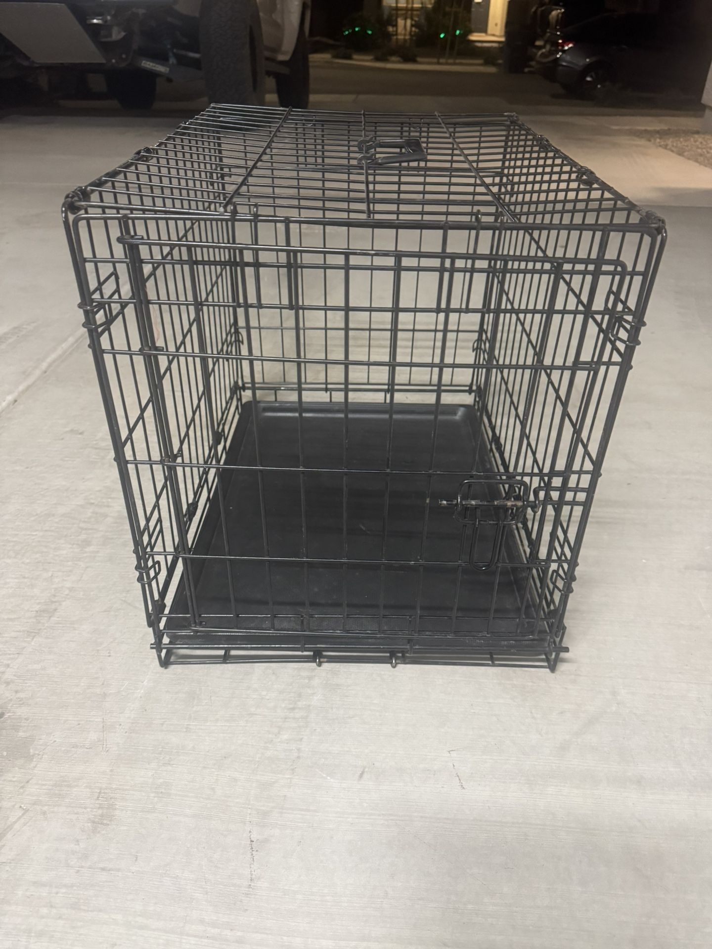 Dog Kennel 24”