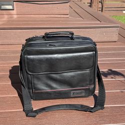 Targus Universal Laptop Case (CUN1) - Black Synthetic Leather - Fits up to 15.6"