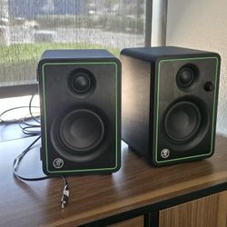 Studio Quality Powered Speakers
