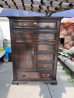 Dresser