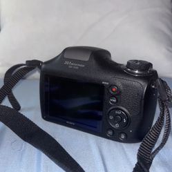 Cyber-shot 20.1 Mega Pixels Sony Camera