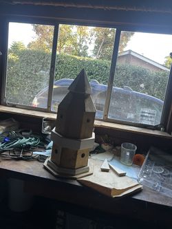 Octagonal Birdhouse With 2 Chambers 