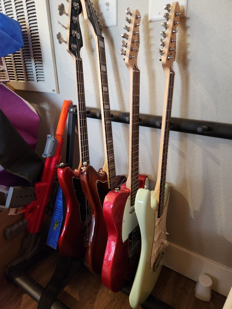 Sellin Some Guitars
