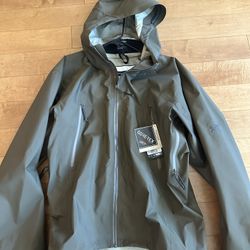 NWT Arc’teryx LEAF Alpha LT Jacket (LARGE) Gen 2.2 Ranger Green SOCOM