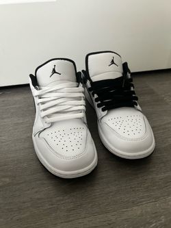 Air Jordan 1 Low black and white (size - 9.5) only $45! Excellent condition  Only 45!!