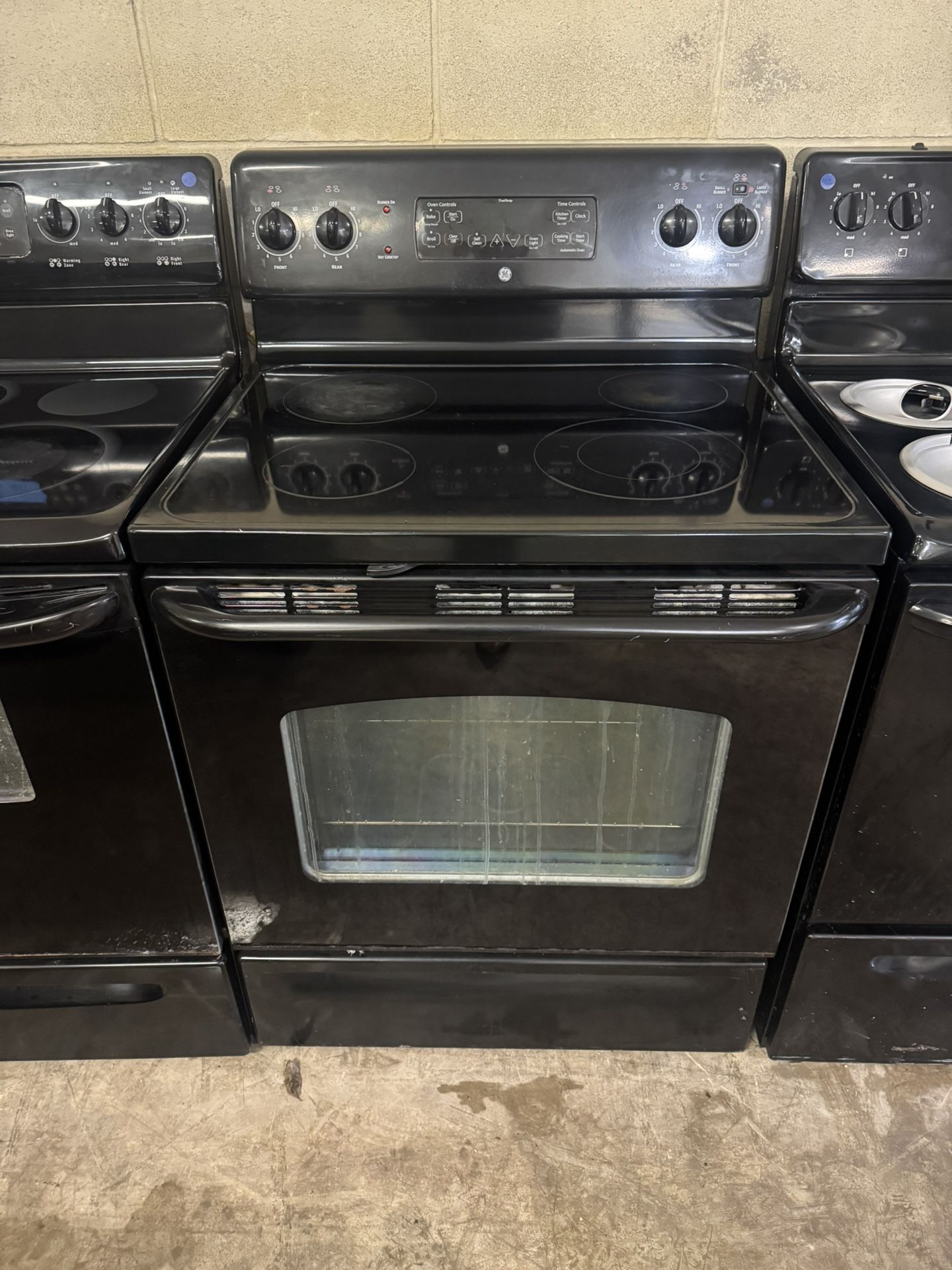GE Glass Top Stove With $299