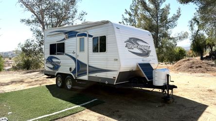 2011 Forest River Stealth Limited Edition FK 1512 21.5’ Trailer / Toy Hauler
