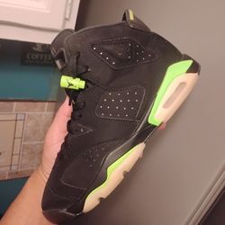 AJ 6 SIZE 7 Y ..75.00