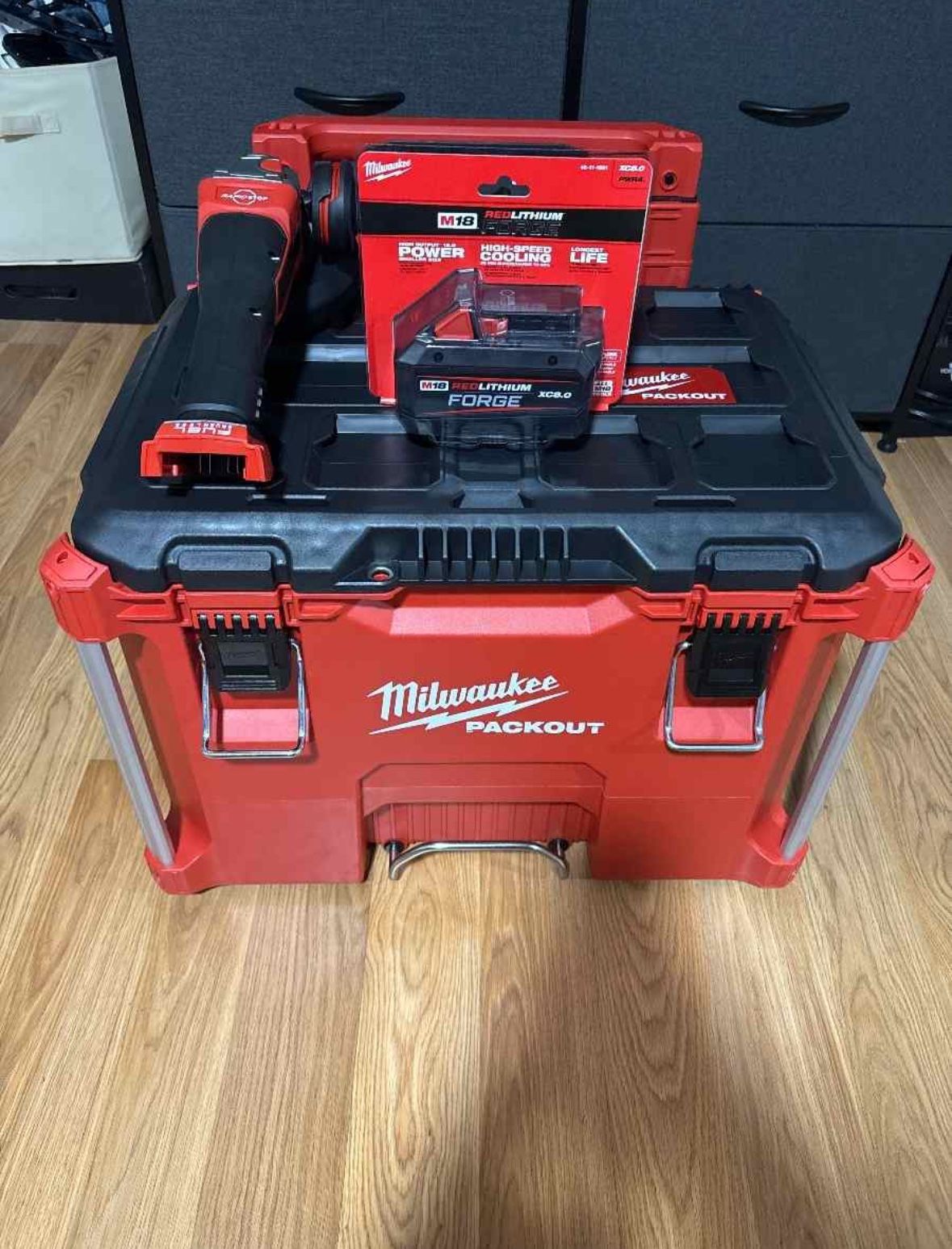 Brand New Pack out With A Grinder And 8.0 Battery