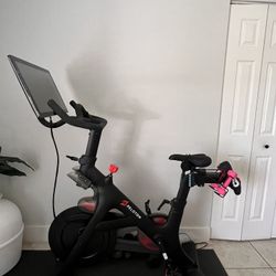 2021 Peloton Exercise Bike 