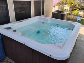 Outdoor Hot Tub Spa with Jets