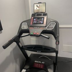 Sole F85 Treadmill for Sale in Grayson GA OfferUp