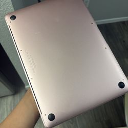 MacBook 💻 Rose Gold