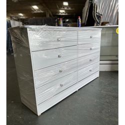 Dresser/ Eight drawers dresser