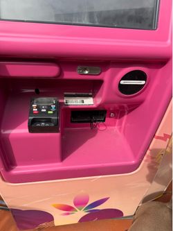 Touch screen vending machine