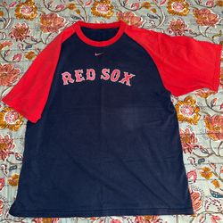 shortsleeve red sox tshirt L