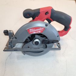 Milwaukee
M12 FUEL 12V Lithium-Ion Brushless 5-3/8 in. Cordless Circular Saw (Tool-Only)