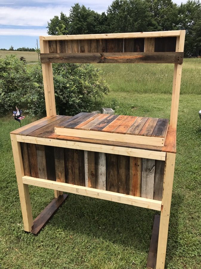 Reclaimed wood cooler box