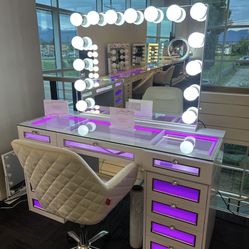 Brand New Elegant Vanity Hollywood Mirror And Desk Set 