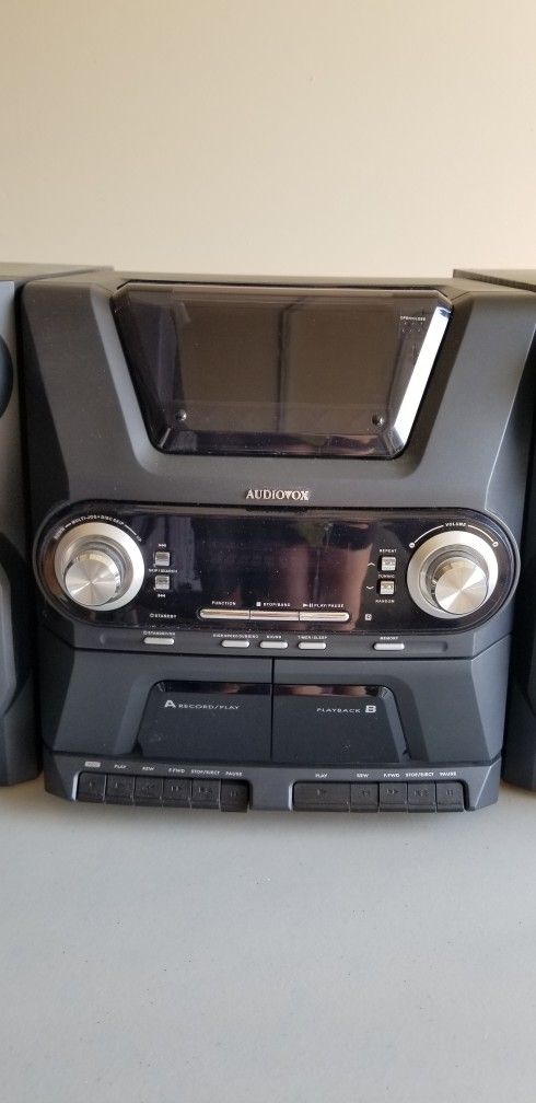 Audiovox Quake II 200w CD Changer System With Speakers