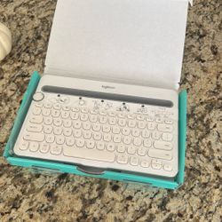 K4 180 Multi Device Keyboard