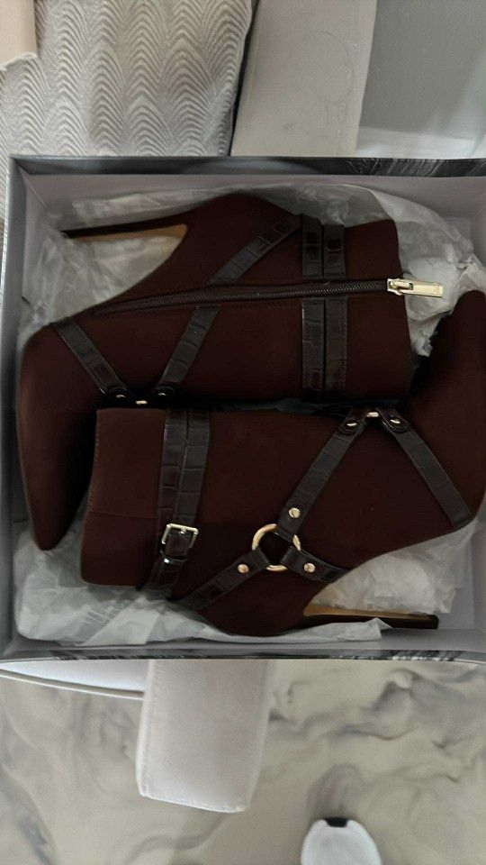 Jlo Heeled Brown Boots