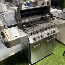 Stainless Steel Gas Grill With Infrared Side And Rear Burners