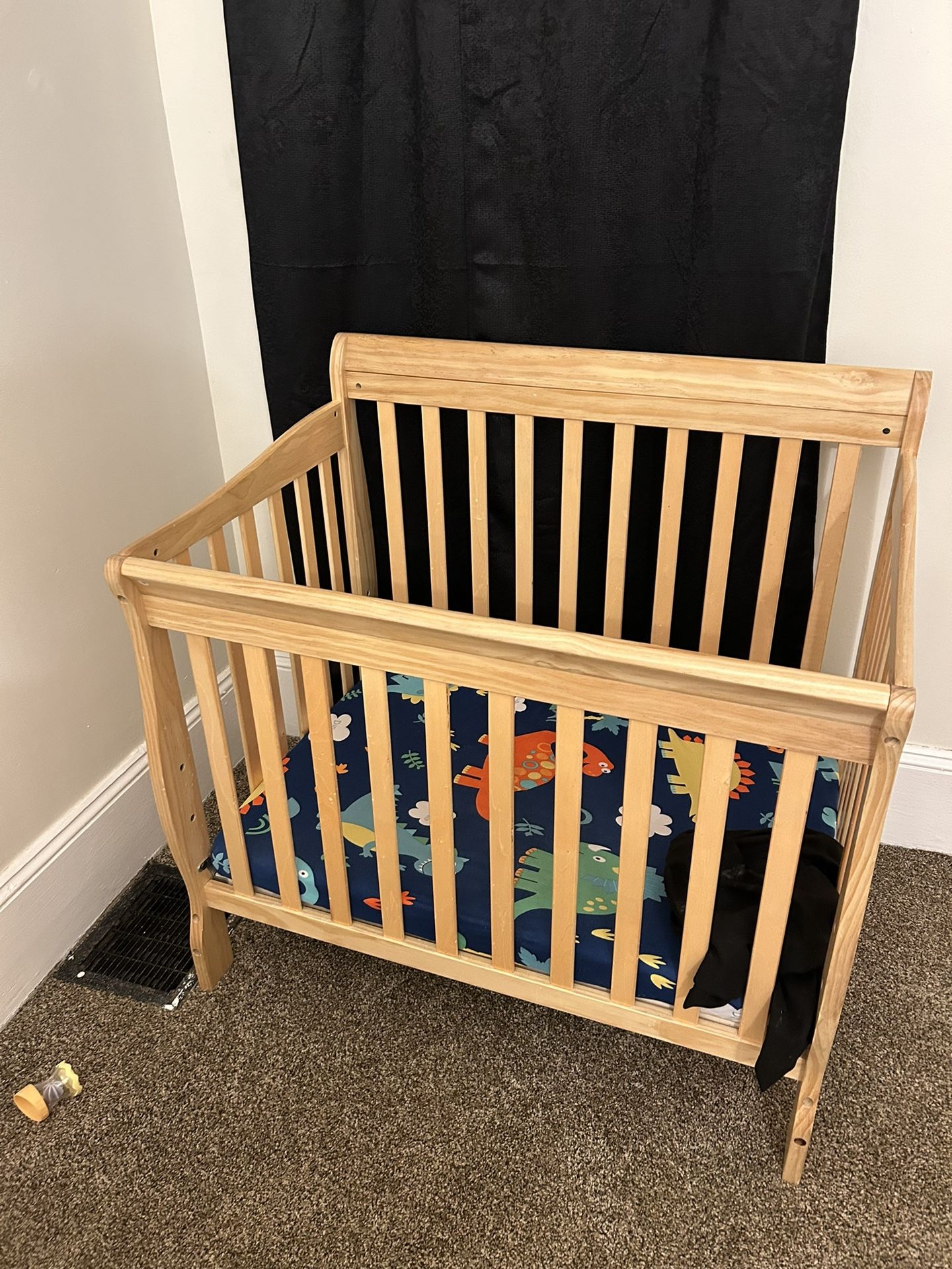 Mini crib