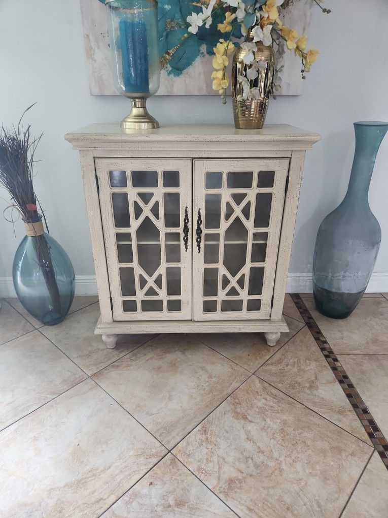 COAST To COAST MILESTONE  2 DOOR CABINET