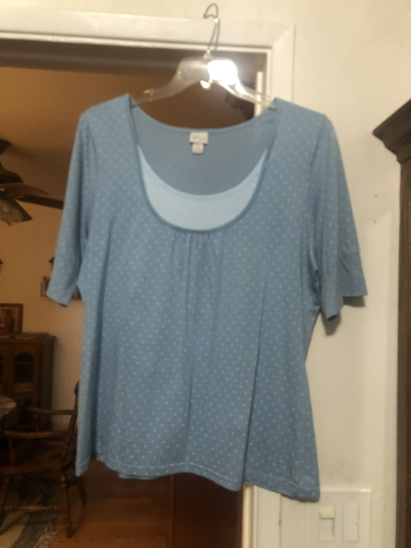 Womens Size 18 / 20 Short Sleeve  top Tunic Length .  Made Of 100% Cotton.  Brand New Never Worn 