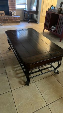 Coffee and end table set