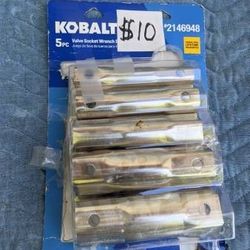 Valve socket wrench set