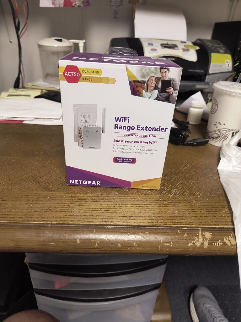 Netgear WiFi Range Extender AC750 New