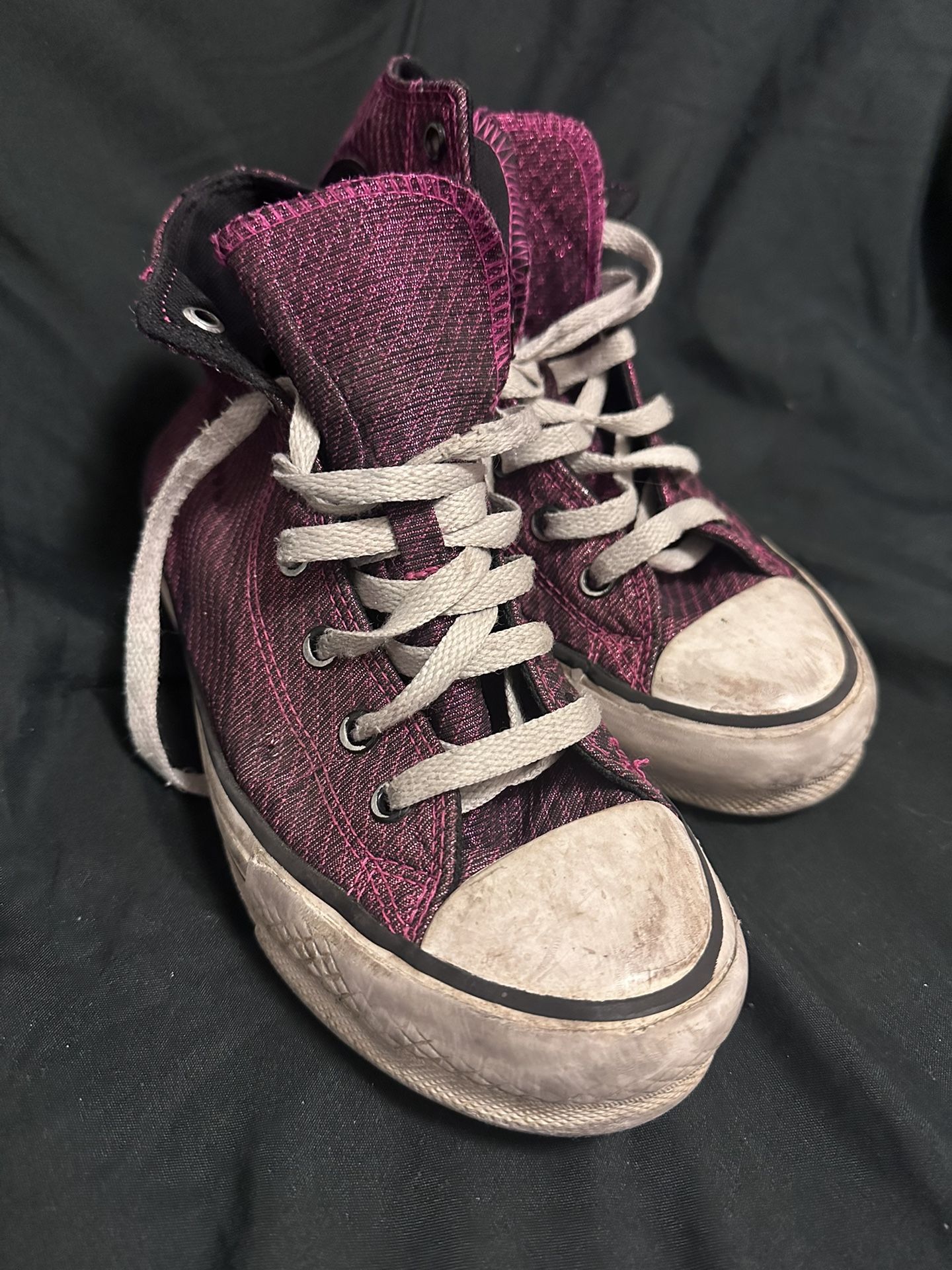 Converse Size 4